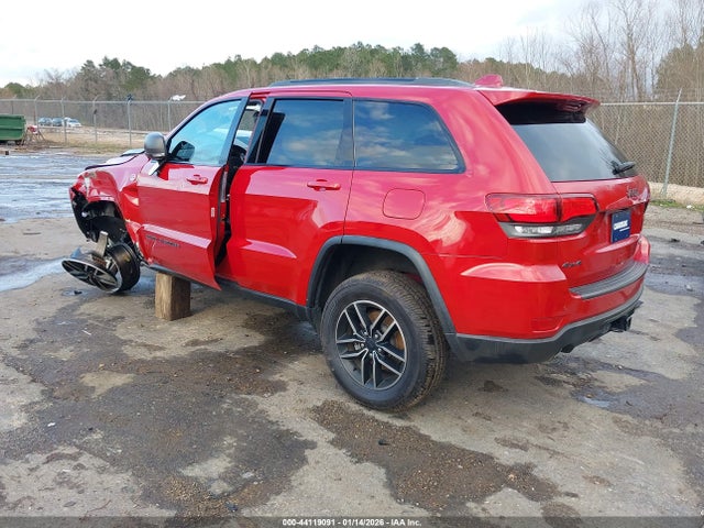 2019 JEEP GRAND CHEROKEE 1C4RJFLG6KC641820 Photo 2