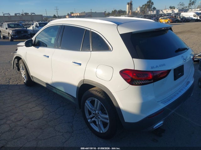 2021 MERCEDES-BENZ GLA 250 W1N4N4GB3MJ152493 Photo 2