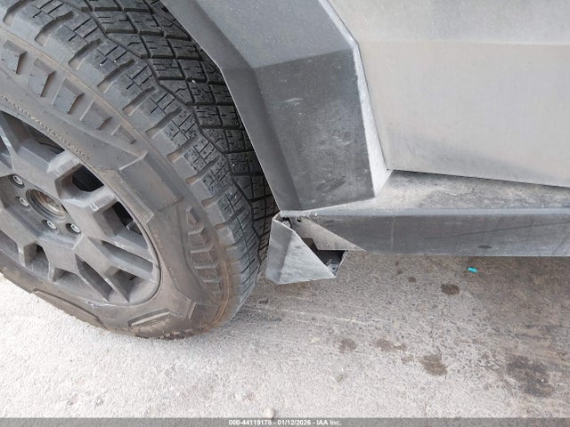 2025 TESLA CYBERTRUCK 7G2CEHED1SA060229 Photo 5