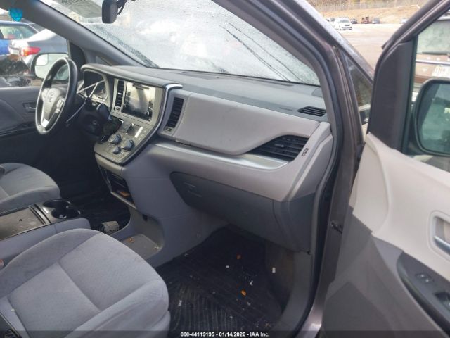 2015 TOYOTA SIENNA 5TDKK3DC1FS570748 Photo 4