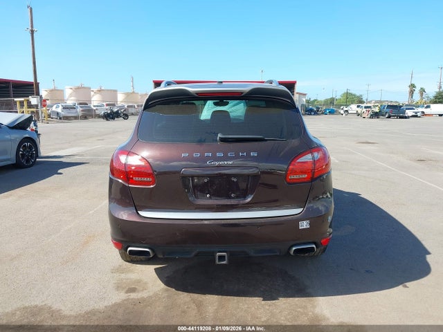 Porsche Cayenne Platinum Edition 2014 WP1AA2A28ELA96011 Image 16