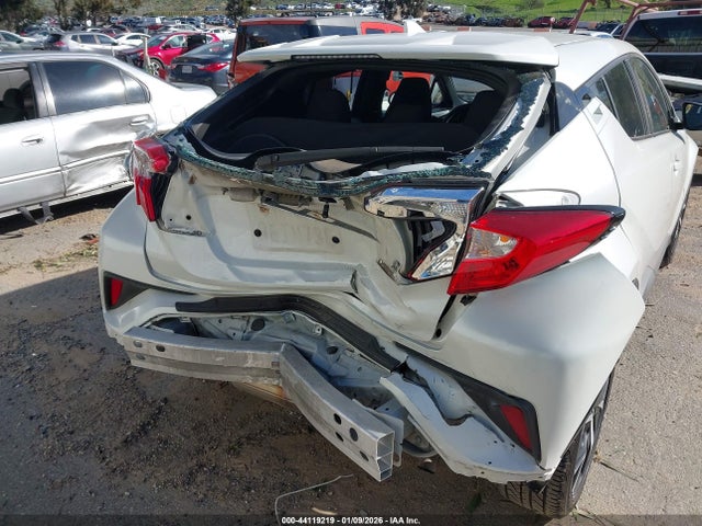 NMTKHMBXXJR056463 Toyota C-HR XLE
