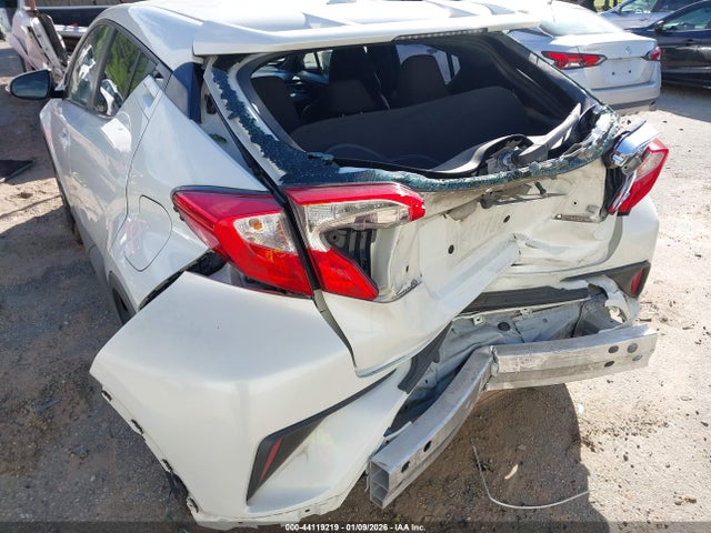 NMTKHMBXXJR056463 Toyota C-HR XLE
