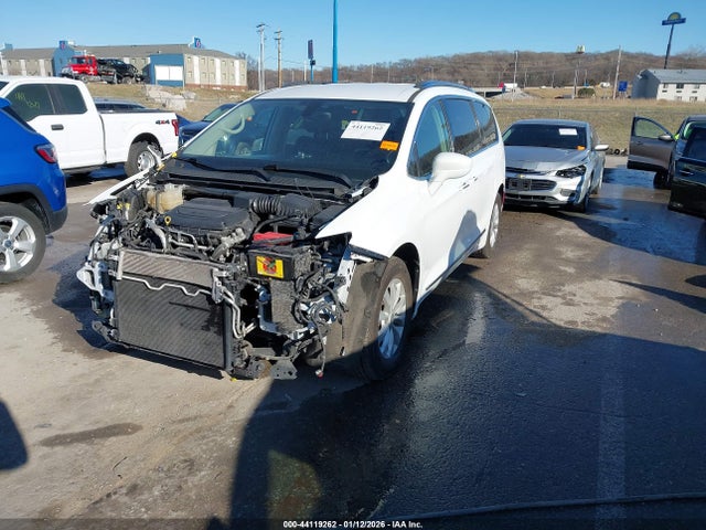 2019 CHRYSLER PACIFICA 2C4RC1BG3KR700571 Photo 1