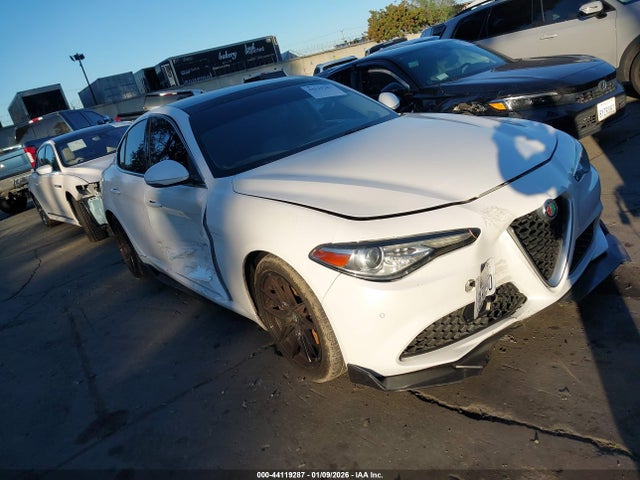 2017 ALFA ROMEO GIULIA ZARFAECN7H7542345