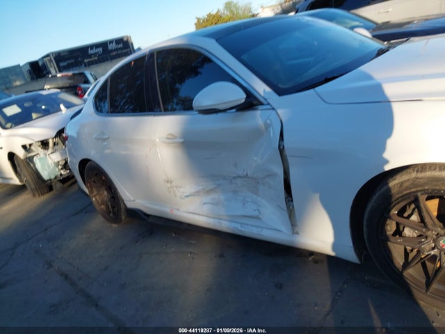 Alfa Romeo Giulia Ti Rwd 2017 ZARFAECN7H7542345 Image 13