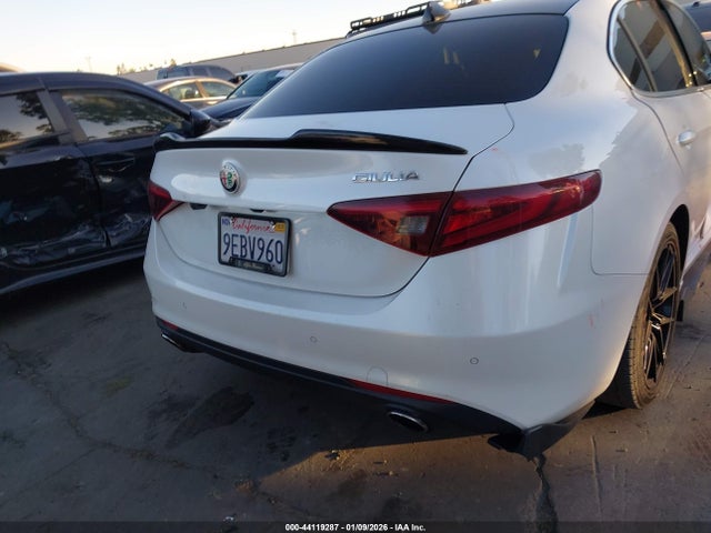 Alfa Romeo Giulia Ti Rwd 2017 ZARFAECN7H7542345 Image 16