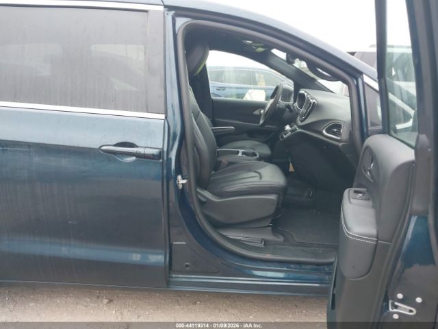 2025 CHRYSLER PACIFICA 2C4RC1BG6SR612680 Photo 4