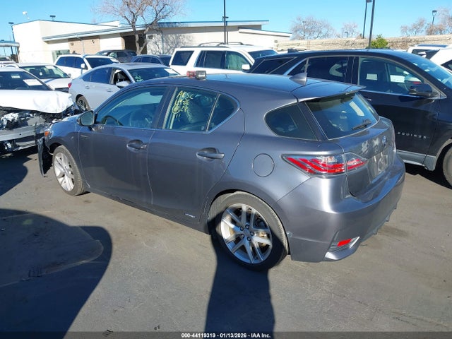 Lexus CT 200H 2014 JTHKD5BH1E2185439 Image 3