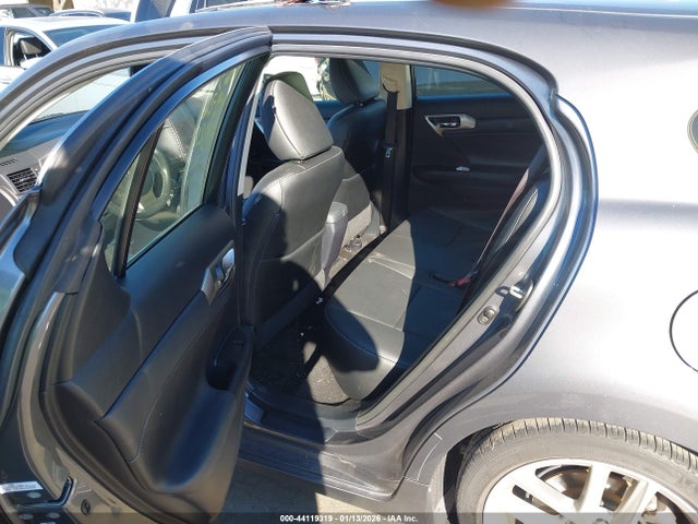 Lexus CT 200H 2014 JTHKD5BH1E2185439 Image 8