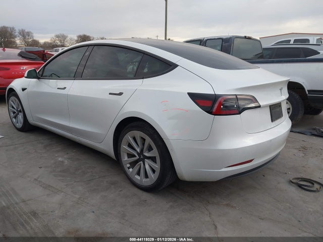 2022 TESLA MODEL 3 5YJ3E1EBXNF179798 Photo 2