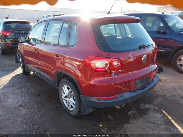 44119393 :رقم المزاد ، WVGAV7AX7BW000437 vin ، 2011 Volkswagen Tiguan S مزاد بيع