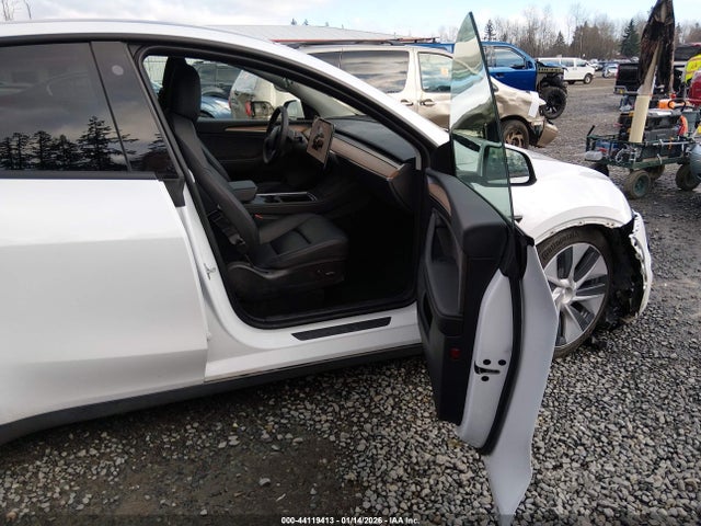 2023 TESLA MODEL Y 7SAYGDEE0PF609291 Photo 4