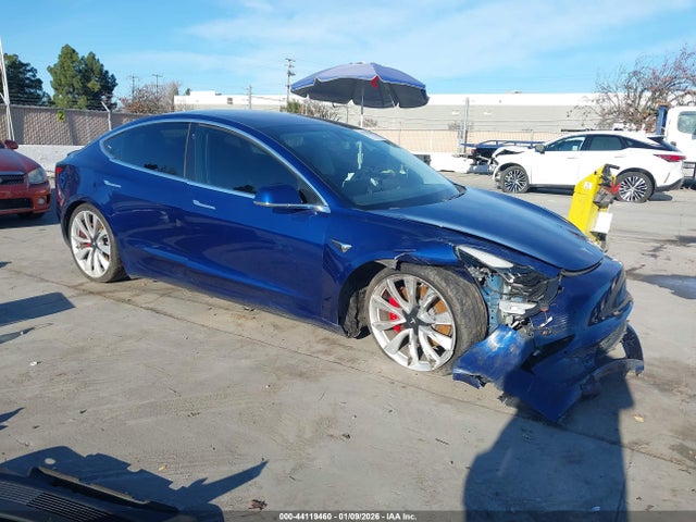 2018 TESLA MODEL 3 5YJ3E1EB4JF180276 Photo 0