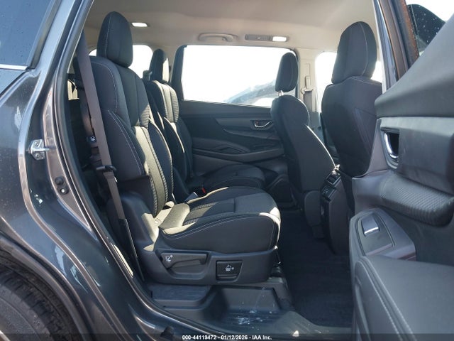 4S4WMAED4P3414192 Subaru Ascent Premium 7-passenger