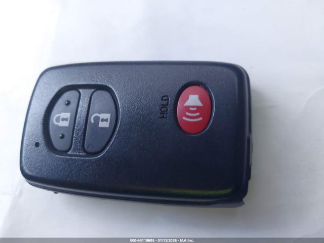 JTDKN3DUXE1780423 Toyota Prius Two