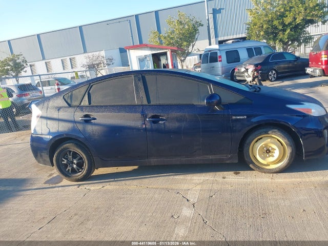 JTDKN3DUXE1780423 Toyota Prius Two