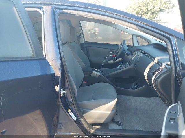 JTDKN3DUXE1780423 Toyota Prius Two