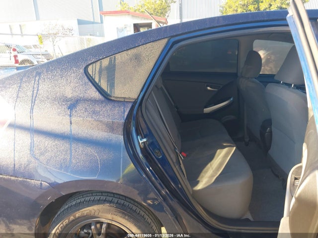JTDKN3DUXE1780423 Toyota Prius Two