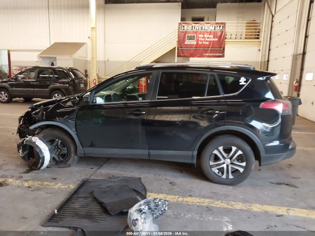 Toyota RAV4 LE 2018 2T3BFREV7JW736513 Image 14