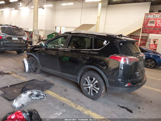 2018 TOYOTA RAV4 2T3BFREV7JW736513 Photo 2