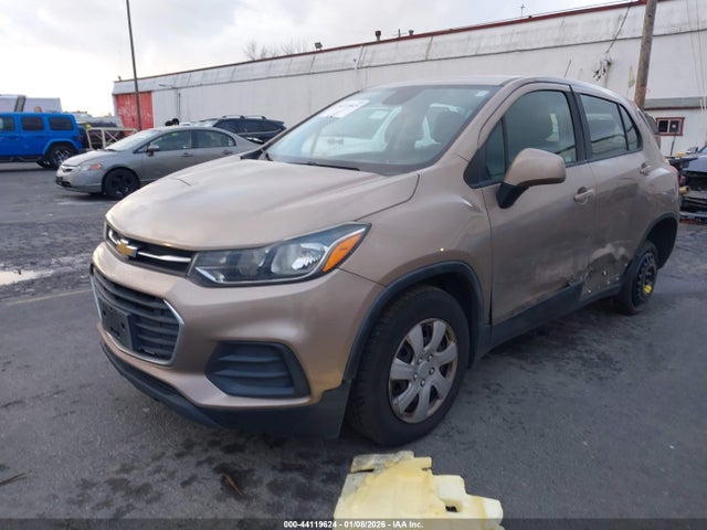 3GNCJKSB1JL178502 Chevrolet TRAX LS