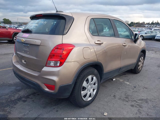 3GNCJKSB1JL178502 Chevrolet TRAX LS