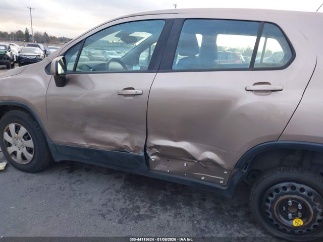 3GNCJKSB1JL178502 Chevrolet TRAX LS