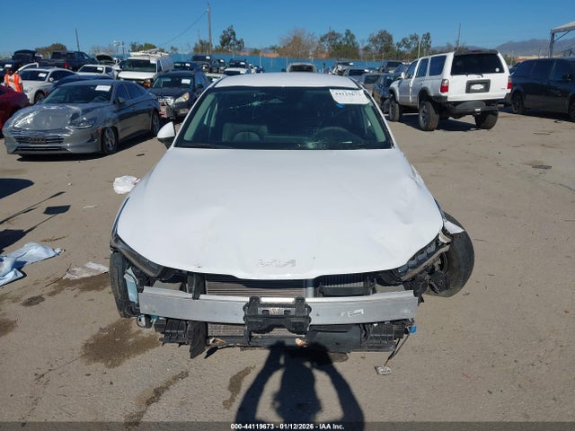 5XXG14J26NG106123 KIA K5 LXS