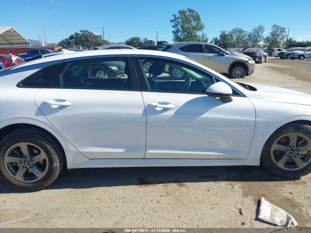 5XXG14J26NG106123 KIA K5 LXS