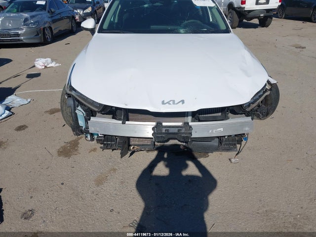 5XXG14J26NG106123 KIA K5 LXS