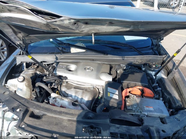 JTHBW1GG9H2141941 Lexus ES 300H