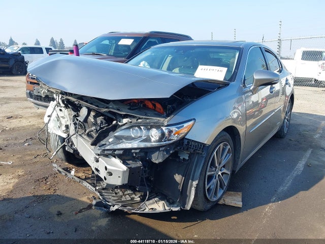 JTHBW1GG9H2141941 Lexus ES 300H