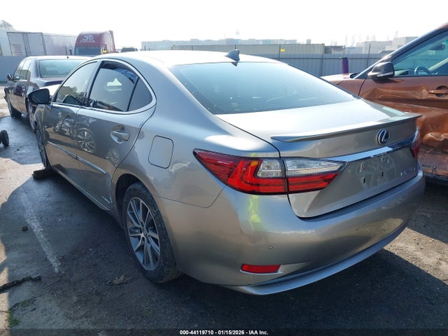 JTHBW1GG9H2141941 Lexus ES 300H