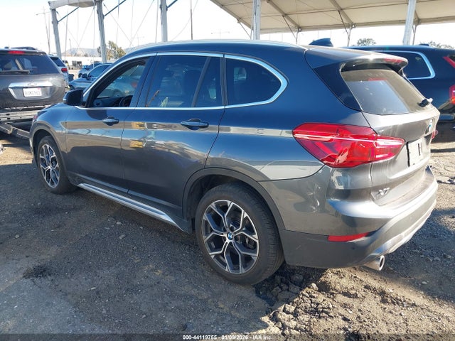 2022 BMW X1 WBXJG9C00N5U92803 Photo 2