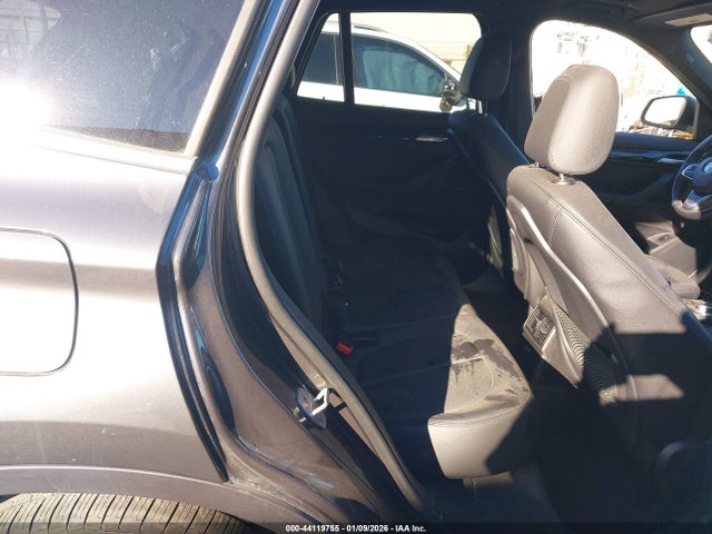 2022 BMW X1 WBXJG9C00N5U92803 Photo 7