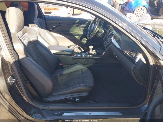 2016 BMW M4 WBS3R9C5XGK338852 Photo 4