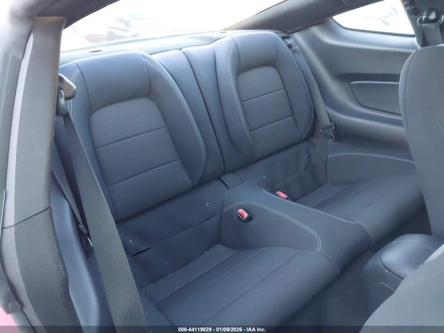 1FA6P8AMXH5210843 Ford Mustang V6