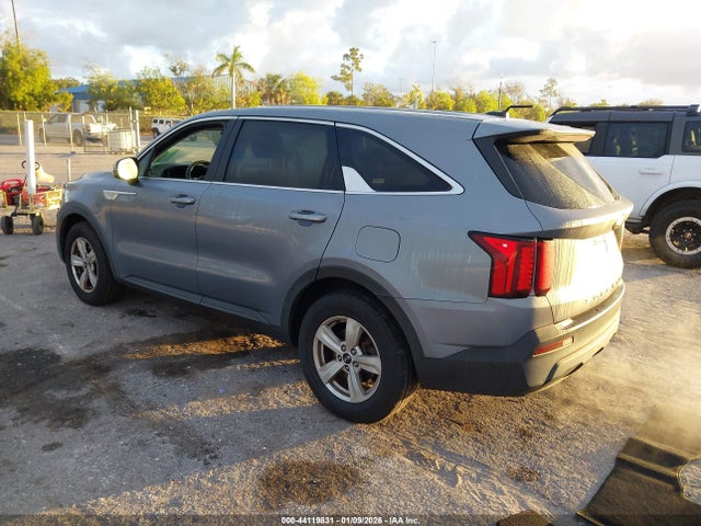 2021 KIA SORENTO 5XYRG4LC0MG033998 Photo 2
