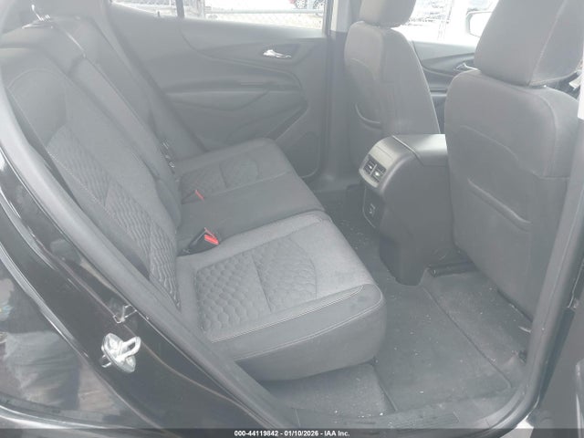 3GNAXUEV1KL332828 Chevrolet EQUINOX LT