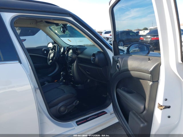 2016 MINI COUNTRYMAN WMWZC3C58GWT08321 Photo 4