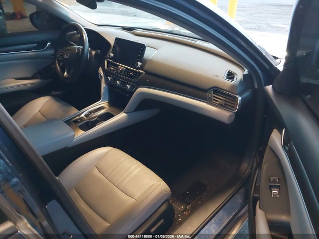 1HGCV3F95LA016118 Honda Accord Hybrid Touring