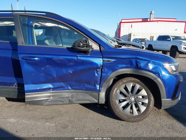 3VV5X7B2XRM113068 Volkswagen Taos 1.5t S