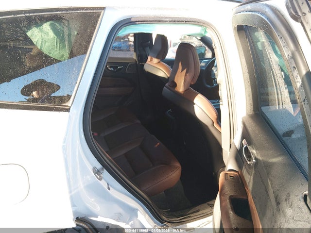 YV4M12RM3S1026022 Volvo Xc60 B5 Ultra