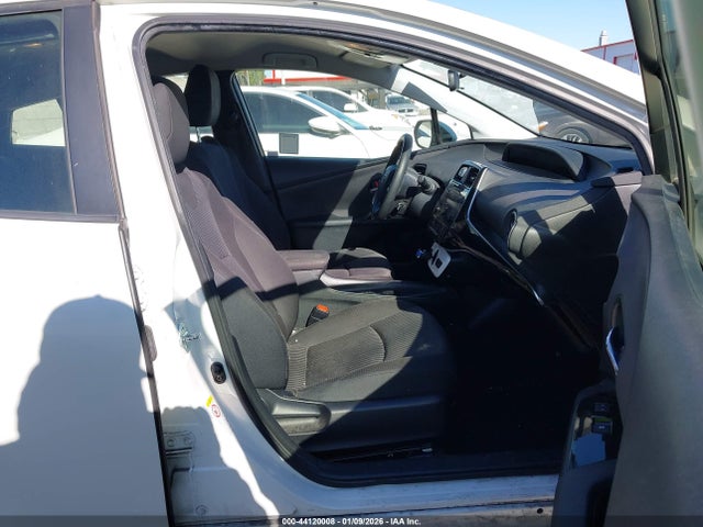 JTDKBRFUXG3516697 Toyota Prius Two