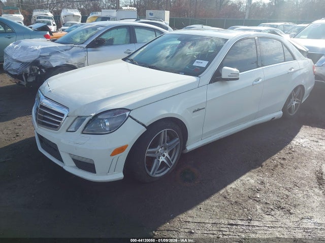 2010 MERCEDES-BENZ E 63 AMG WDDHF7HB0AA095578 Photo 1