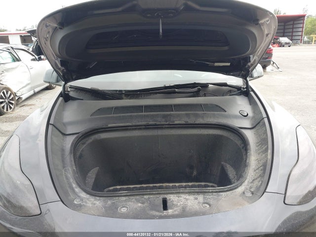 2025 TESLA MODEL Y 7SAYGDED5SA374996 Photo 9