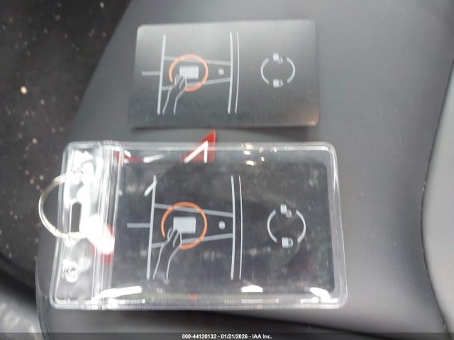 2025 TESLA MODEL Y 7SAYGDED5SA374996 Photo 10