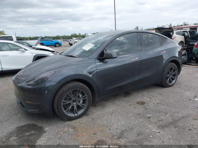 2025 TESLA MODEL Y 7SAYGDED5SA374996 Photo 1