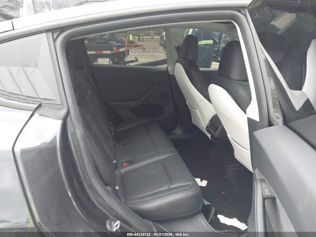 2025 TESLA MODEL Y 7SAYGDED5SA374996 Photo 7